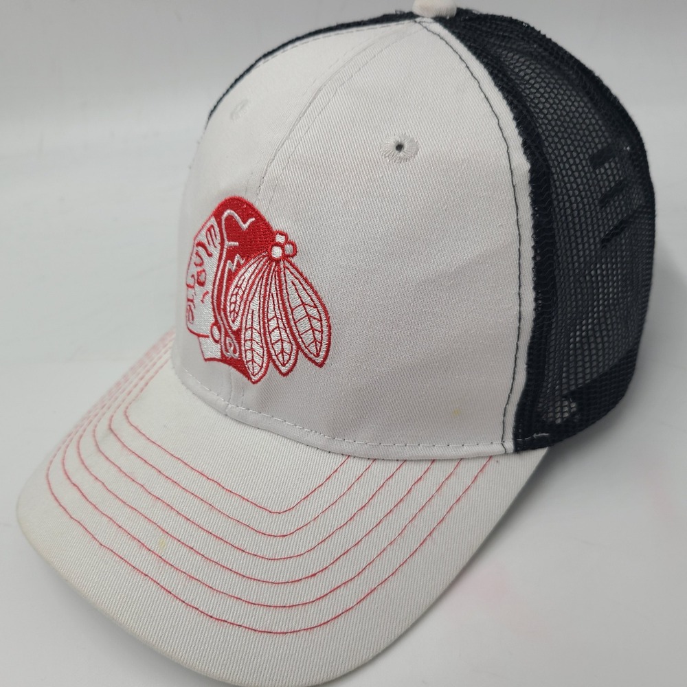 Chicago Blackhawks Hat Snapback Trucker Mesh White Black Red NHL‎ Hockey SGA Men